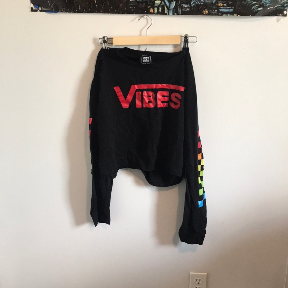 Vibes Vans Tee